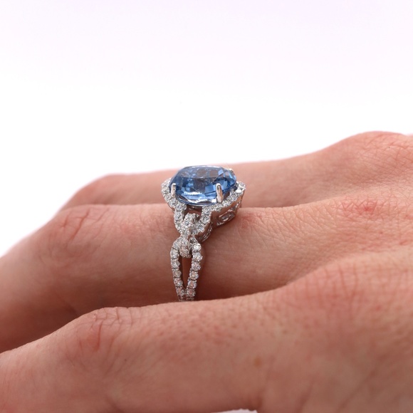 5 Carat Blue Aqua and Diamonds Ring - Picture 15 of 16